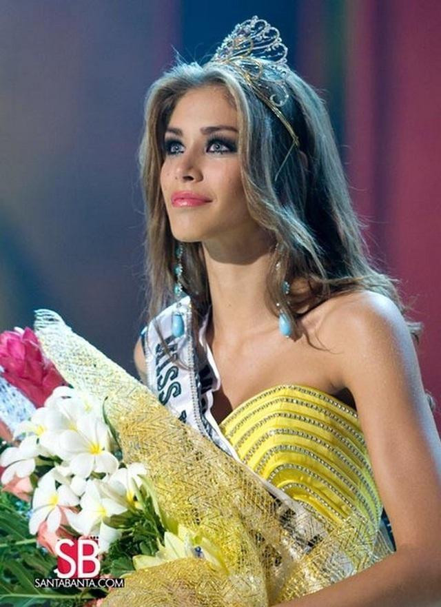 Thùy Lâm thi Miss Universe: Khó đỡ style hương đồng cỏ nội-16