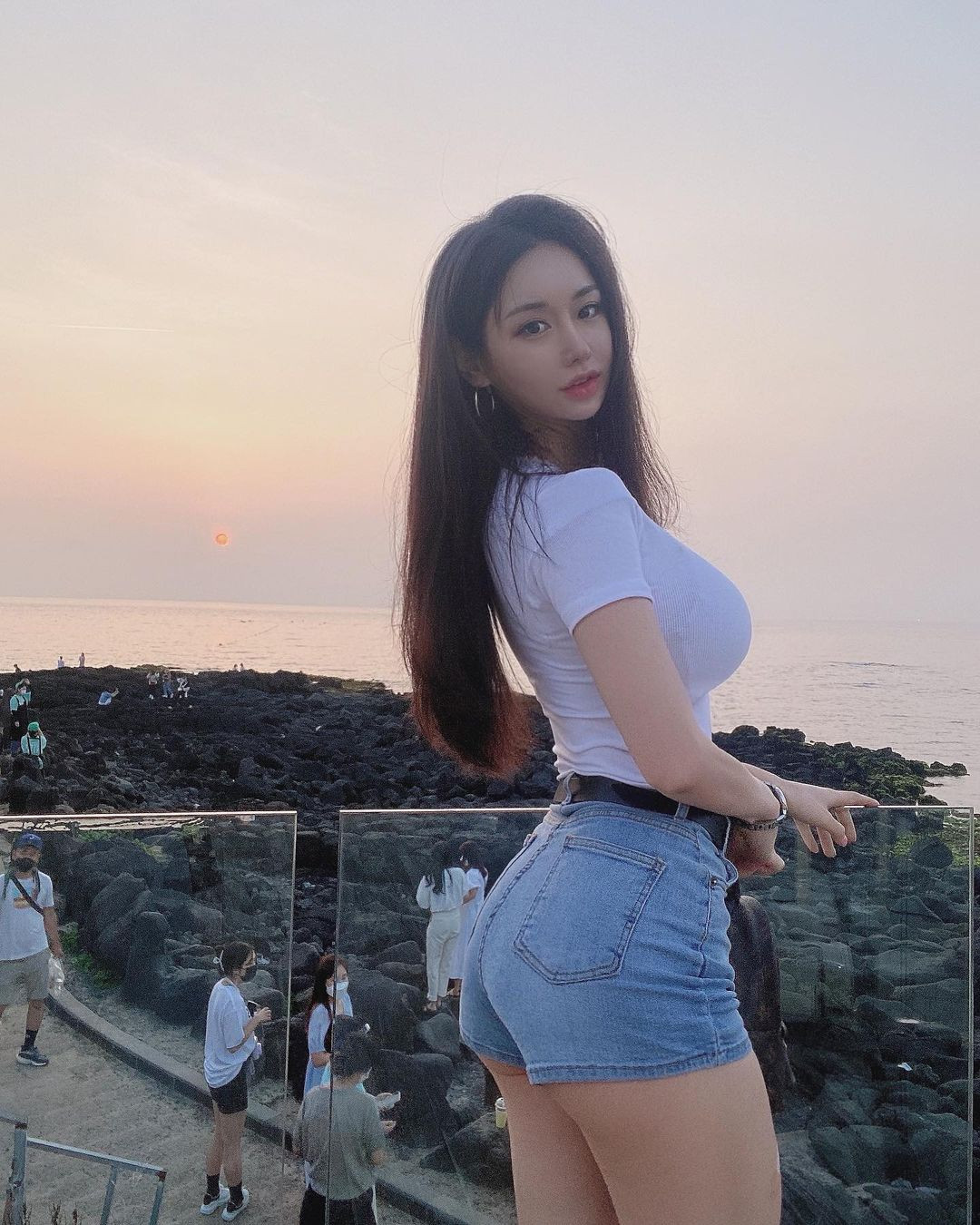 Nữ sinh trường top đầu Hàn Quốc nổi như cồn nhờ mặc quần jean quá đẹp và hấp dẫn - 5