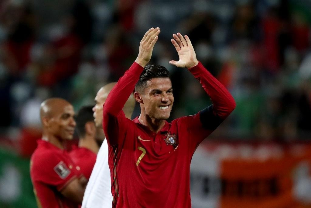Ronaldo lập vô số kỷ lục, xứng danh chân sút vĩ đại nhất thế giới - 2