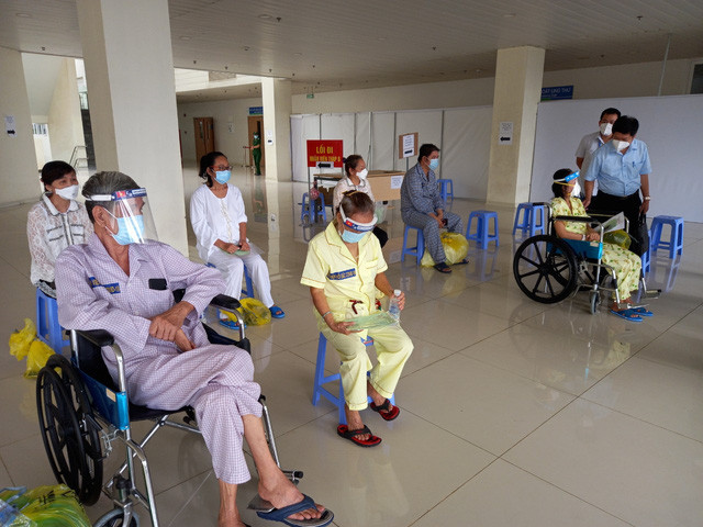 Bệnh viện Hồi sức COVID-19 TP.HCM: Gần 800 giường hoạt động, ca tử vong giảm mạnh - Ảnh 5.