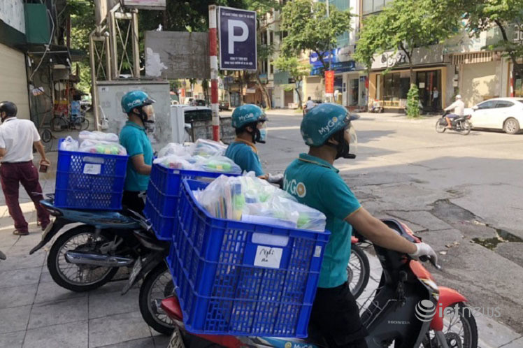 Vietnam, Viettel Post được vận chuyển sách giáo khoa tại TP.HCM