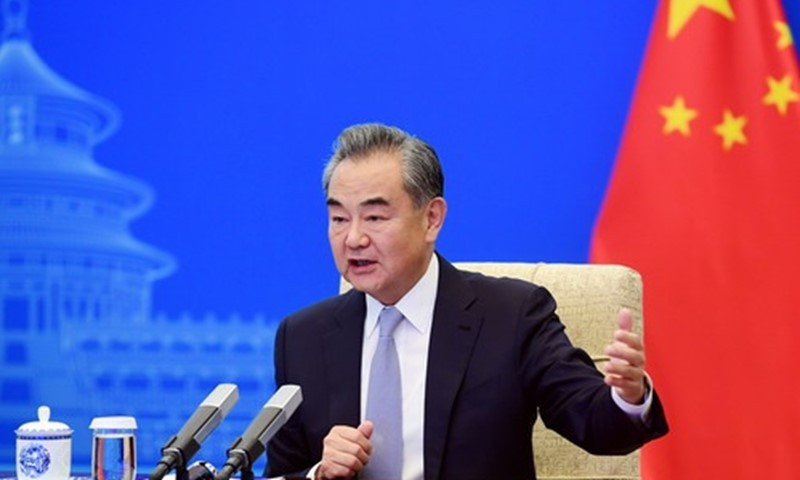 (08.20) Ngoại trưởng Trung Quốc Vương Nghị xúc tiến điện đàm với Mỹ và Nga thảo luận tình hình Afghanistan. (Nguồn: fmprc.gov.cn)