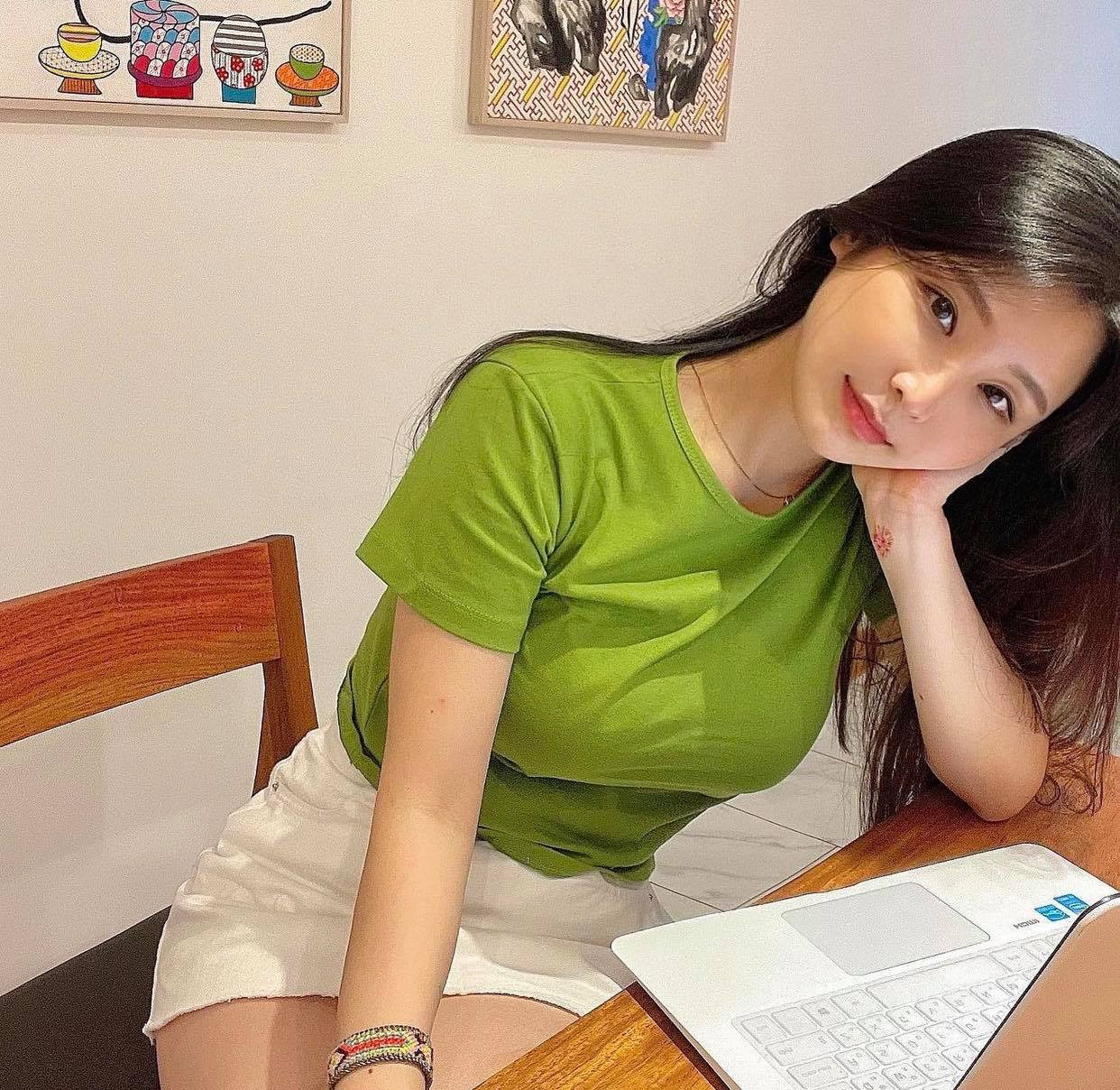 Nữ giảng viên xinh nhất Hàn Quốc hút lượng view 