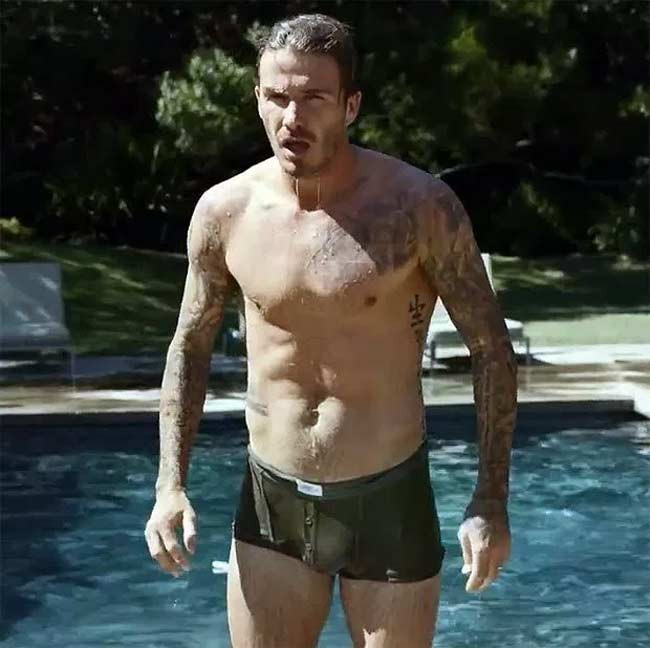 Beckham gây tranh cãi khi diện đồ lót, có hành động khiêu khích ở bể bơi - 6