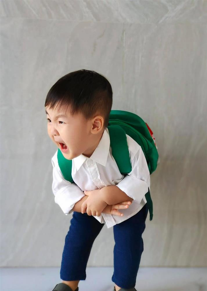 Con trai Hòa Minzy lên đồ đi học cực bảnh nhưng xem đến ảnh cuối thì ai cũng rưng rưng-4