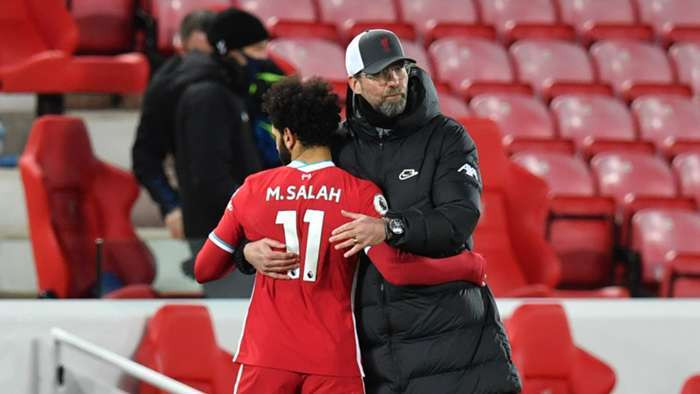 Salah hét lương cao hơn Ronaldo, Liverpool tối tăm mặt mũi