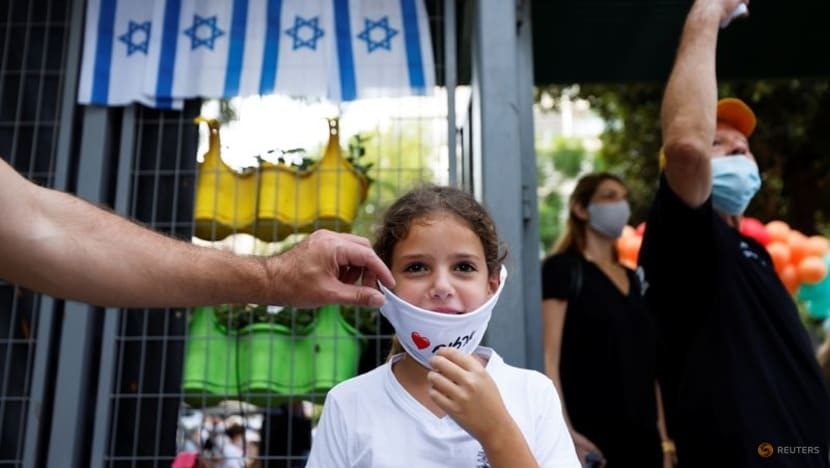 tại trường tiểu học Arazim ở Tel Aviv, Israel 