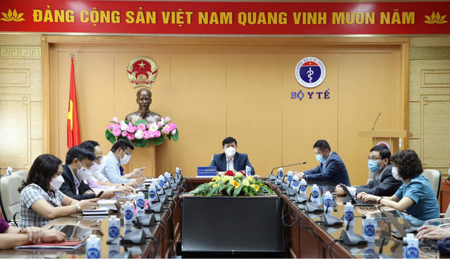 Lãnh đạo Y tế Việt Nam - Trung Quốc chia sẻ kinh nghiệm về phòng chống dịch COVID-19 - Ảnh 3.