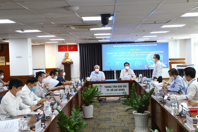 Thứ trưởng Bộ Y tế Nguyễn Trường Sơn: Bộ Y tế phối hợp với TP Hồ Chí Minh xử lý hài hòa quyền lợi của lực lượng tham gia chống dịch - Ảnh 2.