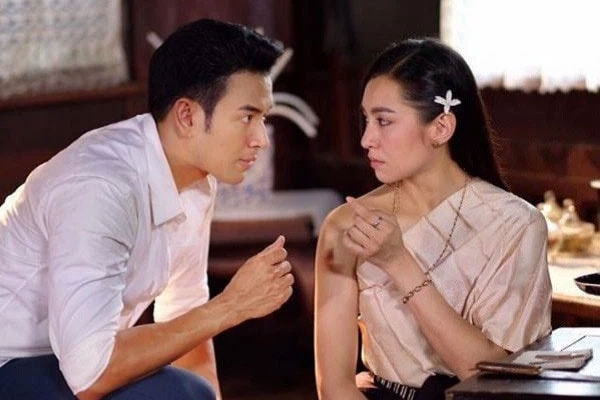 Vợ phát hiện loạt tin nhắn nhạy cảm, tồi tệ của chồng với hội bạn thân, cú ấn nút duy nhất xoay chuyển tình thế khiến anh ta sáng mắt-1