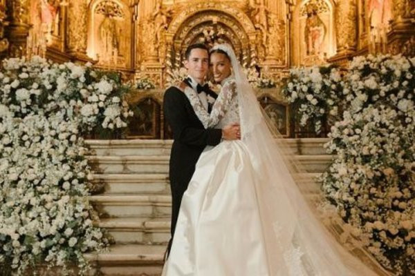 Đám cưới cổ tích của siêu mẫu nội y và con trai phó Tổng thống
