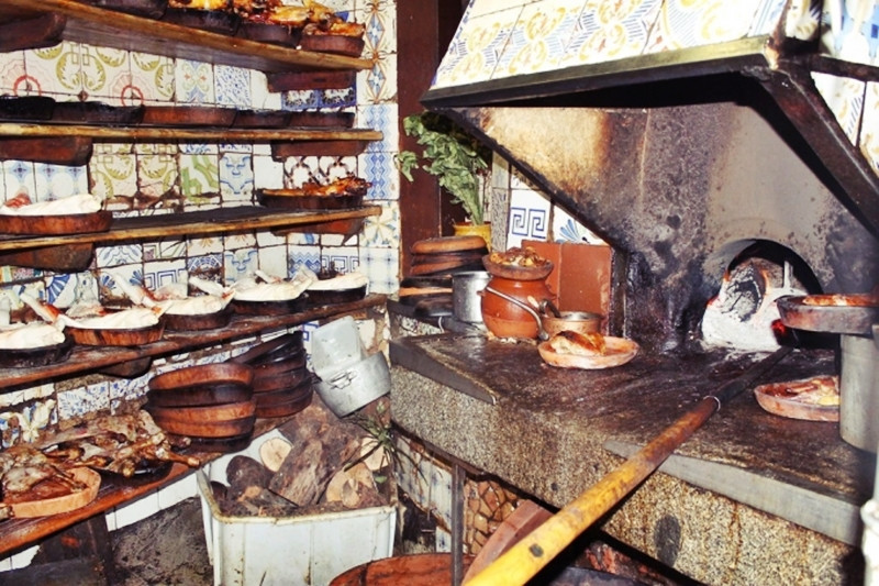 Khám phá nhà hàng lâu đời nhất thế giới, hơn 300 năm giữ lửa lò - 6