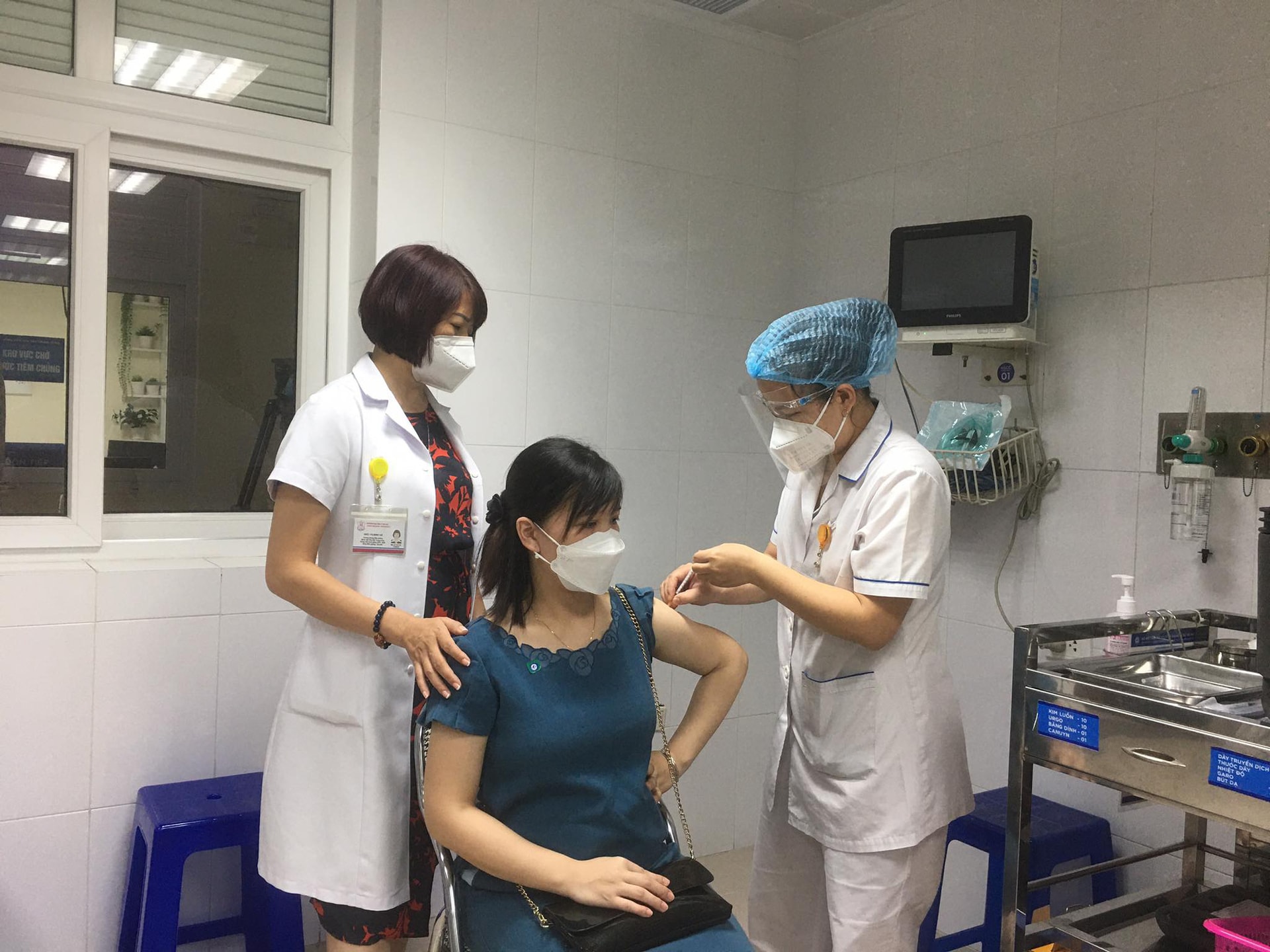 Gần 200 phụ nữ mang thai trên 13 tuần ở Hà Nội tiêm vaccine COVID-19 - Ảnh 2. Gần 200 phụ nữ mang thai trên 13 tuần ở Hà Nội tiêm vaccine COVID-19 - Ảnh 2.