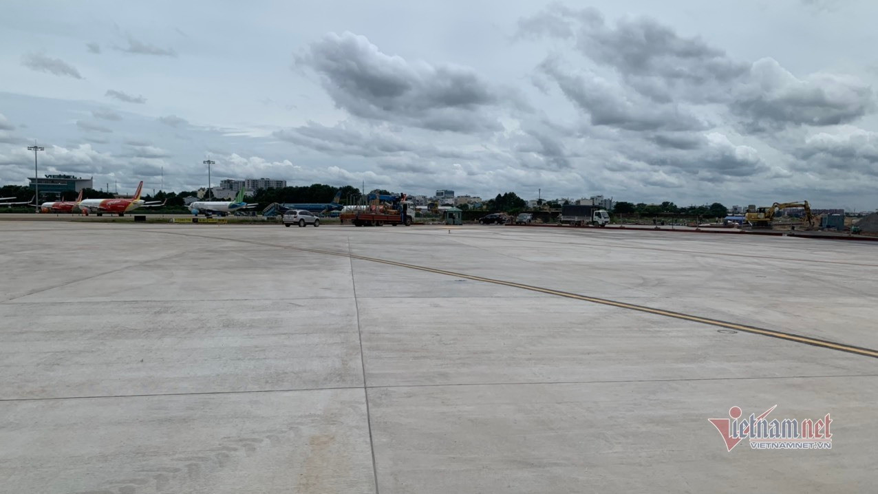 Hai đường lăn sân bay Tân Sơn Nhất hoàn thành sau 5 tháng cải tạo