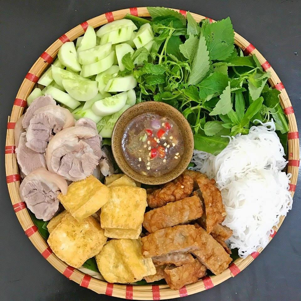 4 món ăn vặt cực ngon ở Việt Nam, kinh dị với người nước ngoài-1
