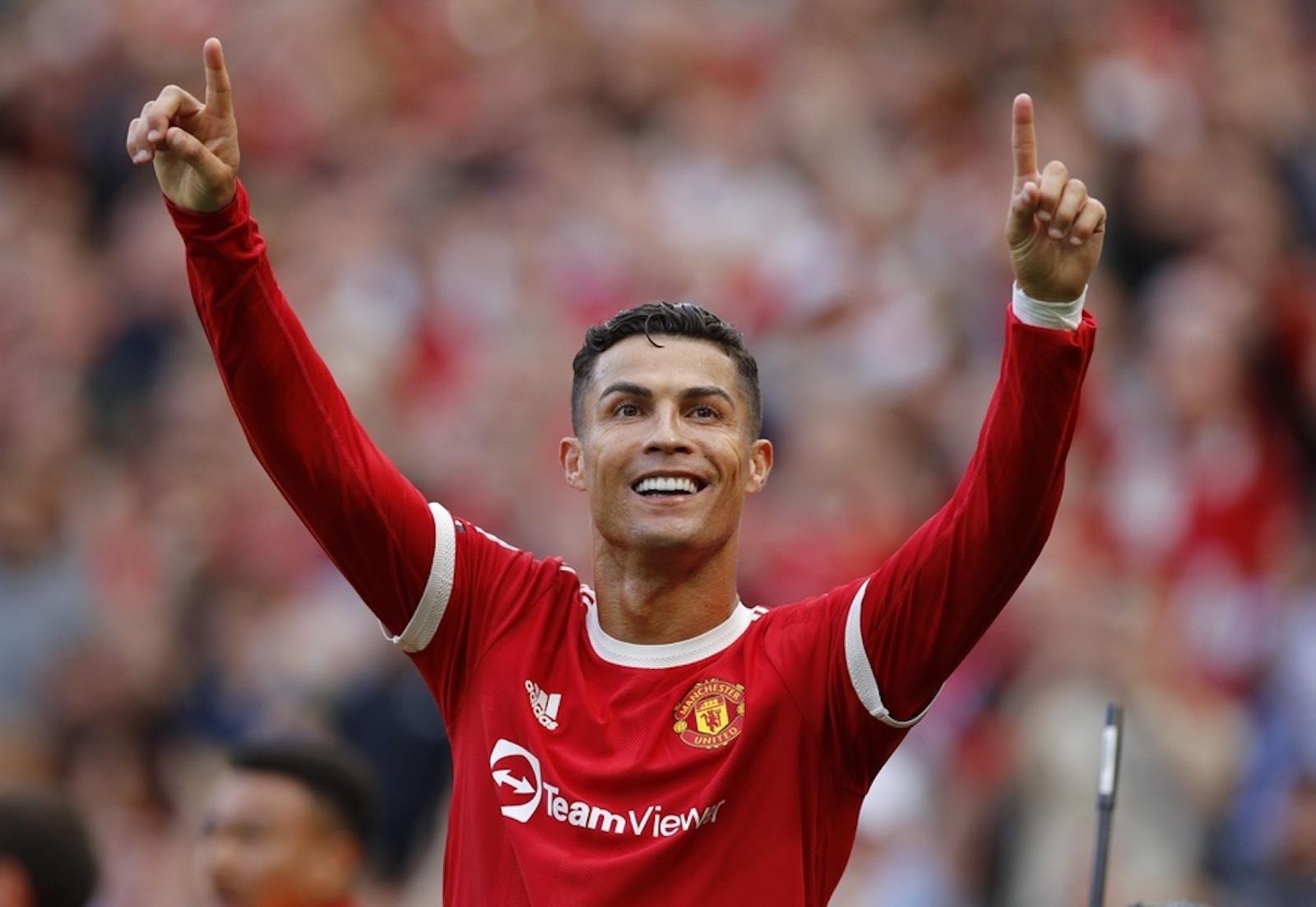 Ronaldo: 'Cổ động viên Man Utd giúp tôi bớt lo lắng'  - 1