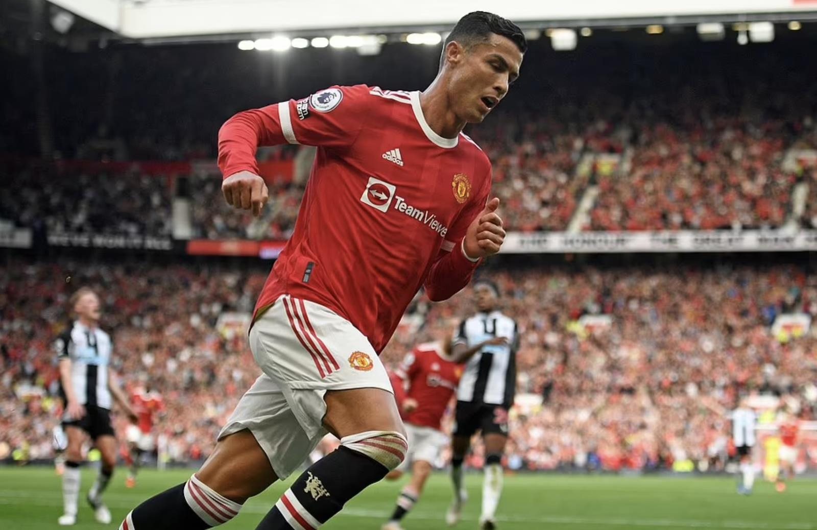 Ronaldo tỏa sáng: Ngày 'vị vua' trở lại Man Utd - 2