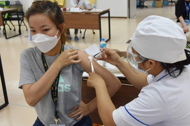 Làm gì khi đã tiêm vaccine COVID-19 nhưng không có thông tin trên cổng thông tin tiêm chủng? - Ảnh 3. Làm gì khi đã tiêm vaccine COVID-19 nhưng không có thông tin trên cổng thông tin tiêm chủng? - Ảnh 3.