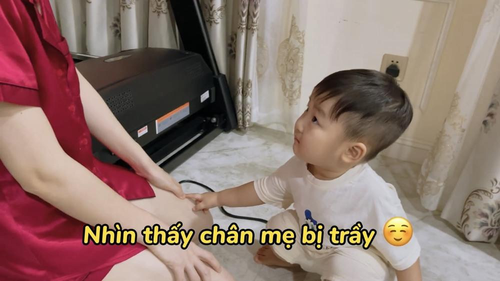 Vlog con trai Hòa Minzy bị xóa thẳng vì cảnh nhạy cảm?-5