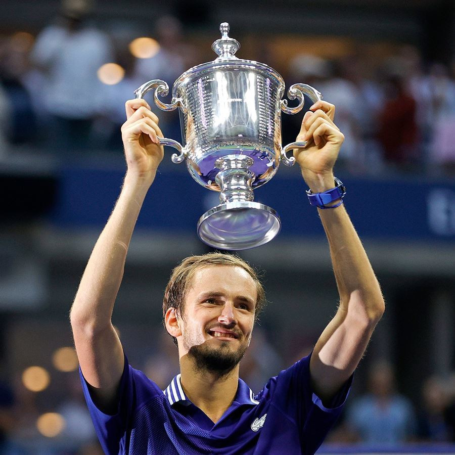 Khuất phục Djokovic, Daniil Medvedev lần đầu vô địch Grand Slam