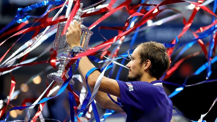 Khuất phục Djokovic, Daniil Medvedev lần đầu vô địch Grand Slam