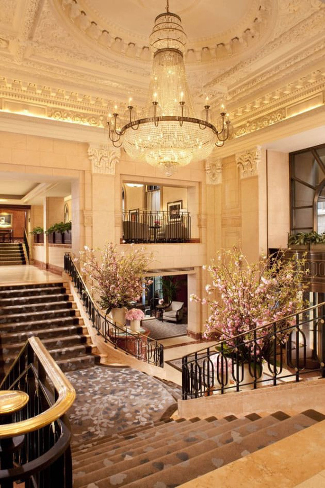 “Conan Internet” đã soi ra luôn phòng khách sạn Rosé ở khi dự Met Gala: Giá 103 triệu/đêm, style cổ điển cực sang chảnh - 11