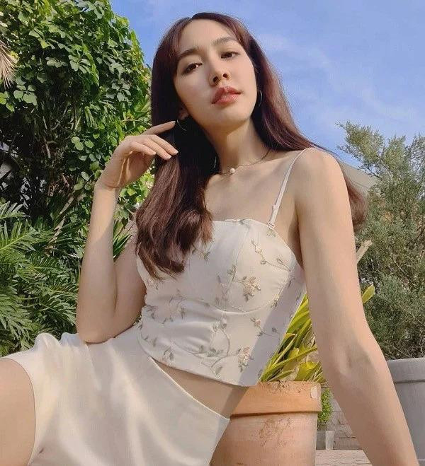Mỹ nhân Thái Lan phối váy áo hoa đón thu không lo sến súa-8