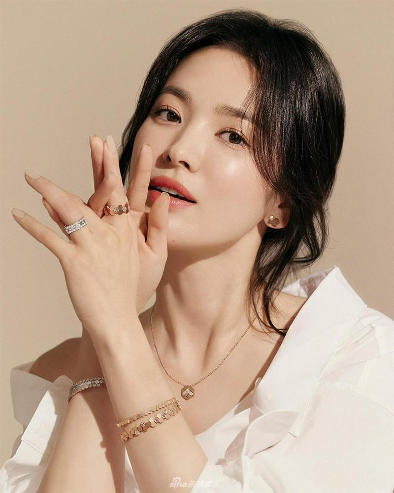 Vẻ đẹp không gì sánh bằng của Song Hye Kyo tuổi 40-2