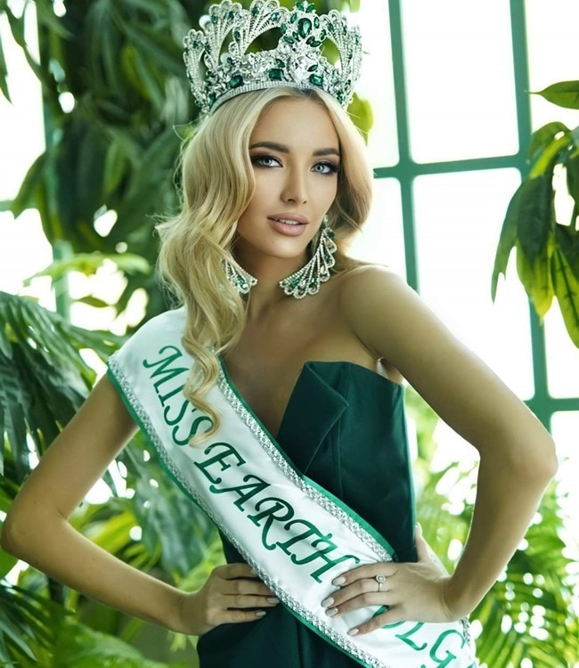 Hoa hậu Trái đất Bulgaria có bằng Tiến sĩ xinh đẹp không tì vết