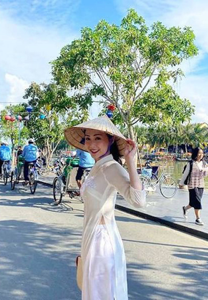 Á hậu gốc Việt lên tiếng về tin mua giải ở Hoa hậu Kong Kong 2021