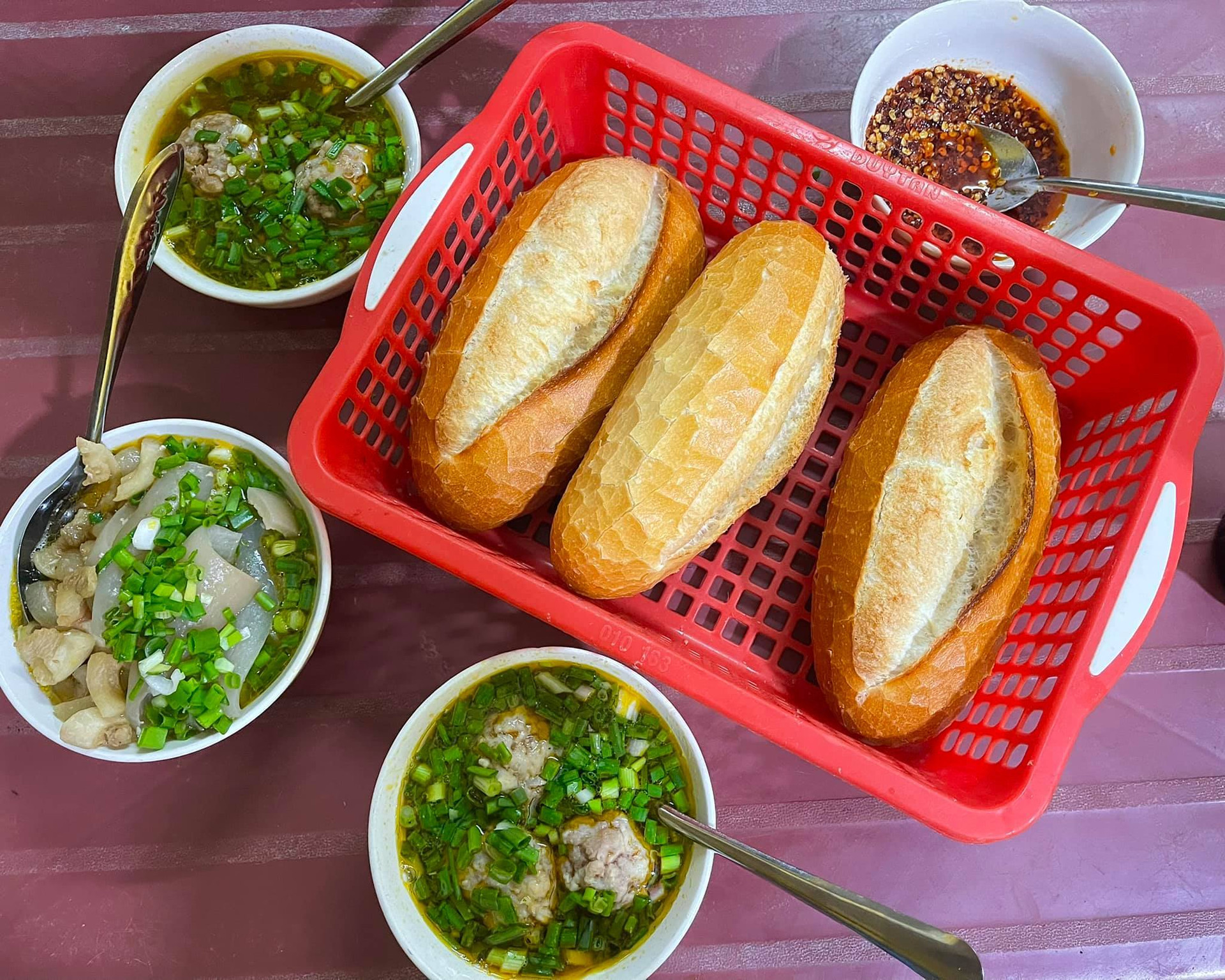 Điểm trái ngược thú vị trong 'gu' ăn bánh mì của người Sài Gòn, Hà Nội, Đà Lạt - 5