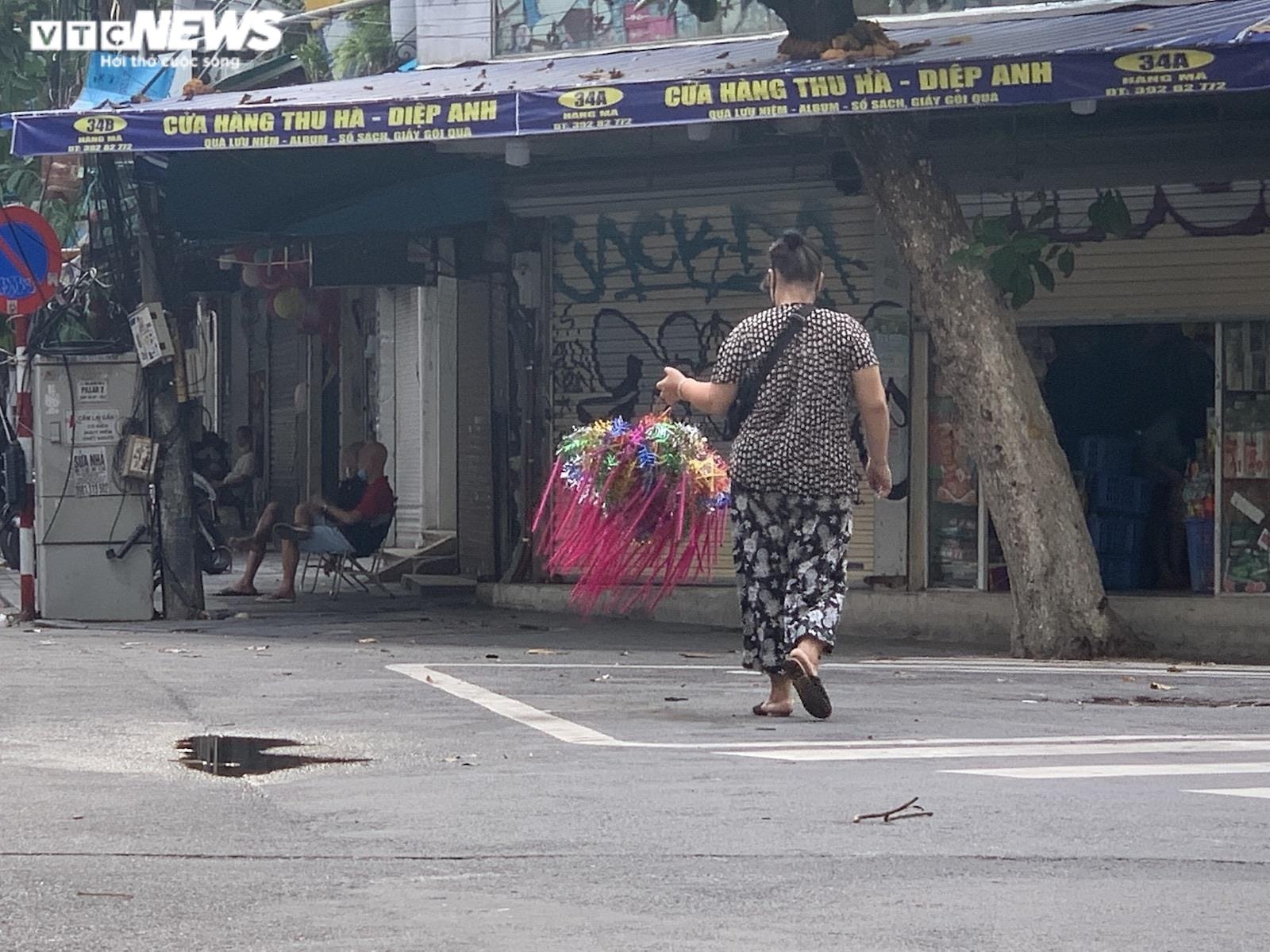 Mùa trung thu ảm đạm chưa từng có tại 'thủ phủ' đồ chơi giữa phố cổ Hà Nội - 2