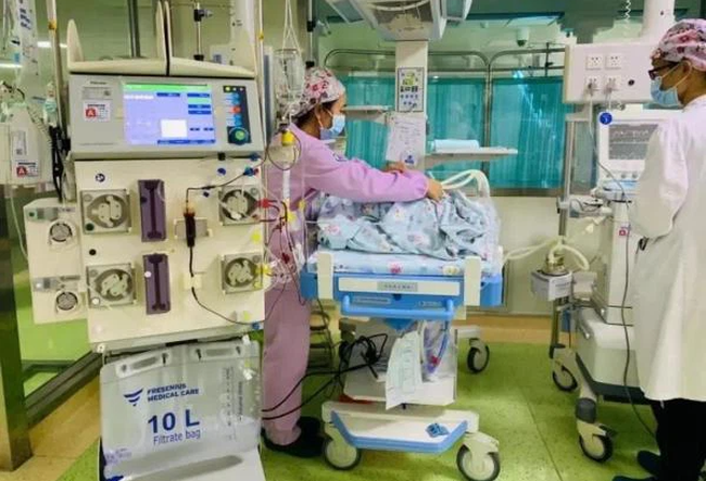 Cơ thể bé gái sơ sinh tỏa ra mùi thơm ngọt ngào tựa Hàm Hương, bố mẹ giật mình khi bác sĩ chẩn đoán căn bệnh di truyền hiếm gặp-1