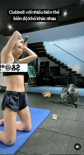 Tóc Tiên lộ vòng 1 thỗn thệ khi tập gym tại gia-6