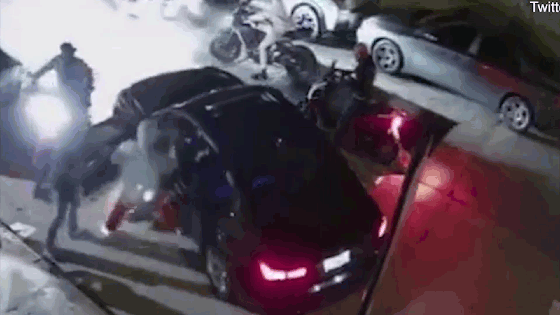 Băng cướp chặn tài xế BMW cướp ô tô