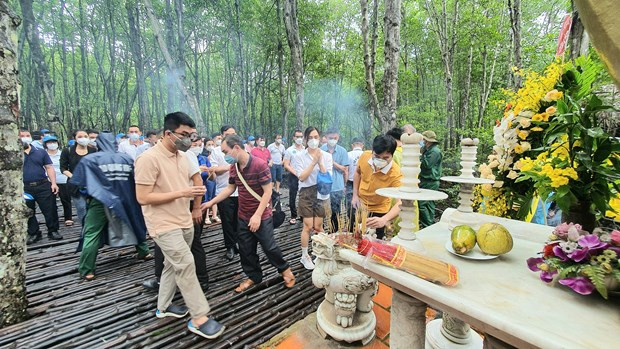 Thanh pho Ho Chi Minh khoi dong thi truong du lich bang tour ve nguon hinh anh 2