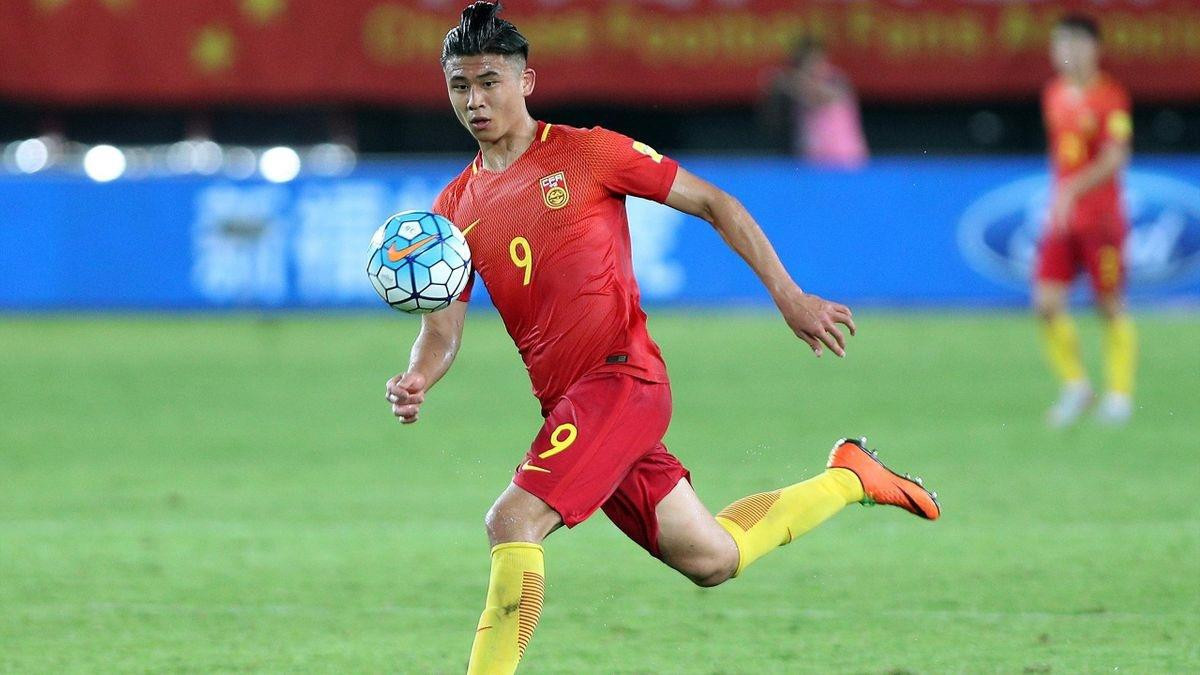 Cầu thủ Trung Quốc chỉ ra điểm yếu của tuyển Việt Nam - 1