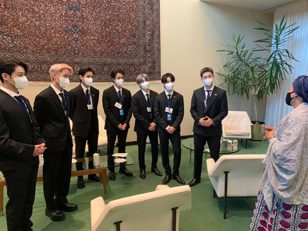 Màn trình diễn hoành tráng của BTS giữa trụ sở Liên Hợp Quốc-5