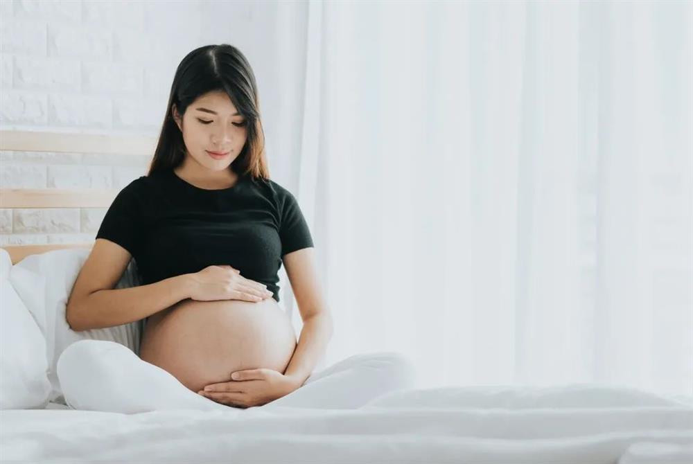 Cũng là mang thai, tại sao có người mang thai bụng to người lại bụng nhỏ? Bà bầu mà bụng nhỏ có ảnh hưởng đến sự phát triển của thai nhi không?-2