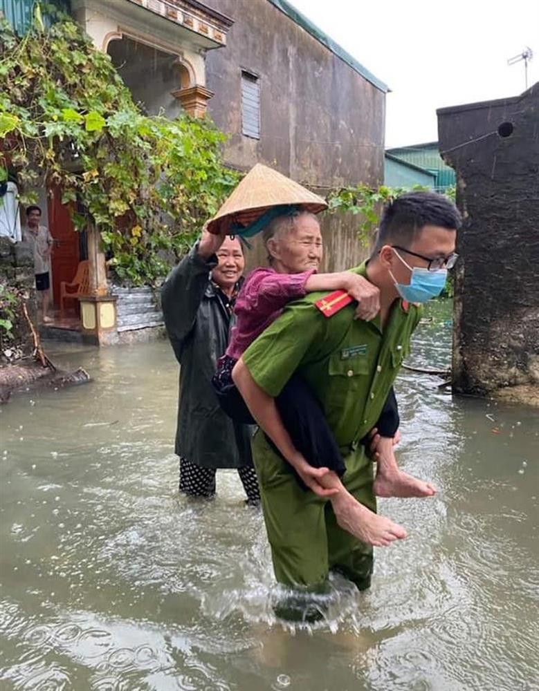 Thủy điện và hồ đập xả lũ, nhà dân ở Nghệ An ngập sâu trong nước-15