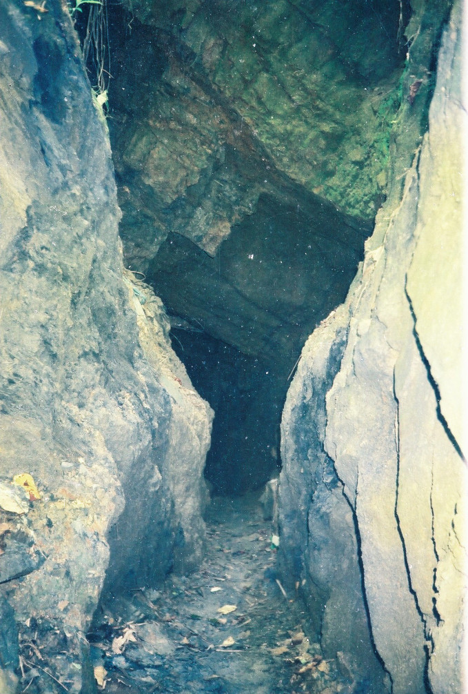 Một đoạn cửa hầm do ông Nguyễn Hồng Công đào. ảnh: T.P.