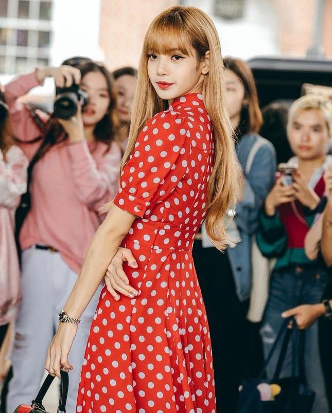 Loạt outfit tham dự Fashion Week của BLACKPINK: Ai ấn tượng nhất?-8