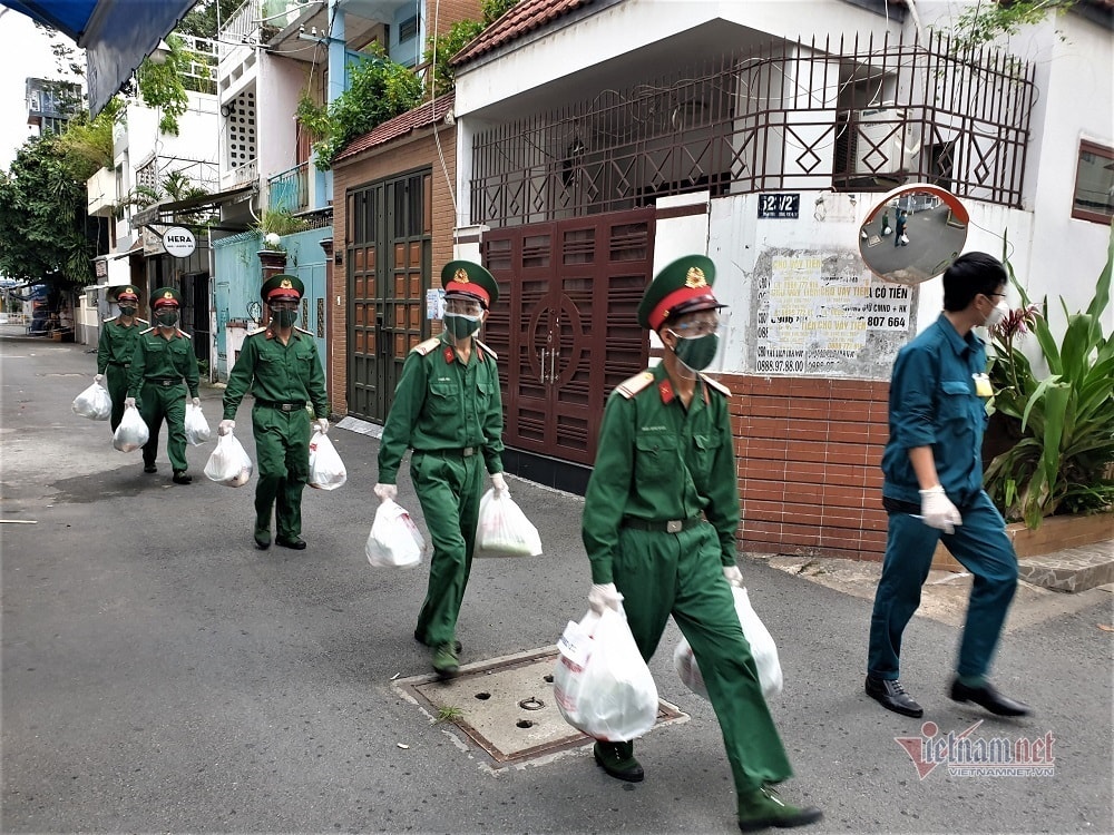 'Đi chợ hộ' giảm kỷ lục, tính phương án mở chợ sau 1/10