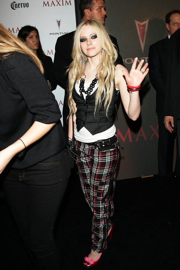 Hành trình thay đổi style của công chúa Pop-punk Avril Lavigne - 7