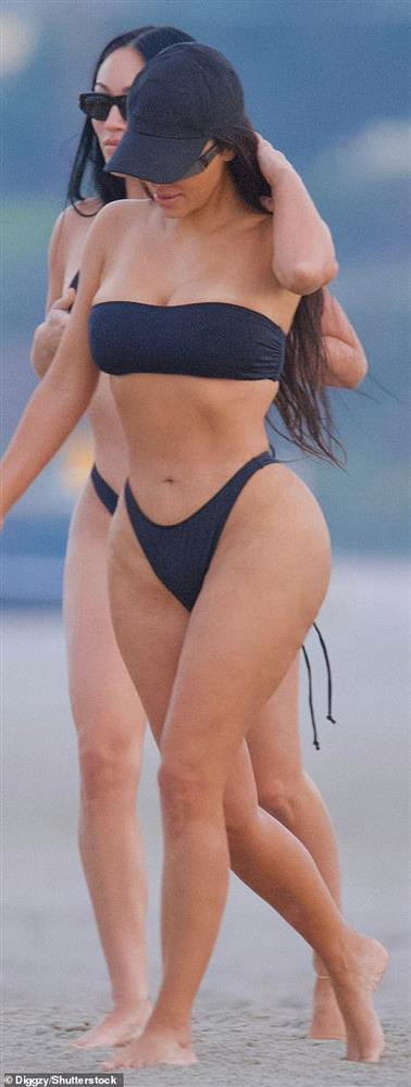 Kim siêu vòng 3 diện bikini khoe body phồn thực và mặt mộc quá đỉnh-3
