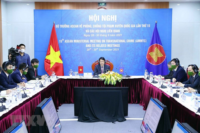 Trung tướng Lương Tam Quang, Thứ trưởng Bộ Công an tham dự Phiên họp toàn thể Hội nghị Bộ trưởng ASEAN về phòng, chống tội phạm xuyên quốc gia lần thứ 15 (AMMTC 15) và các hội nghị liên quan theo hình thức trực tuyến. (Nguồn: TTXVN)