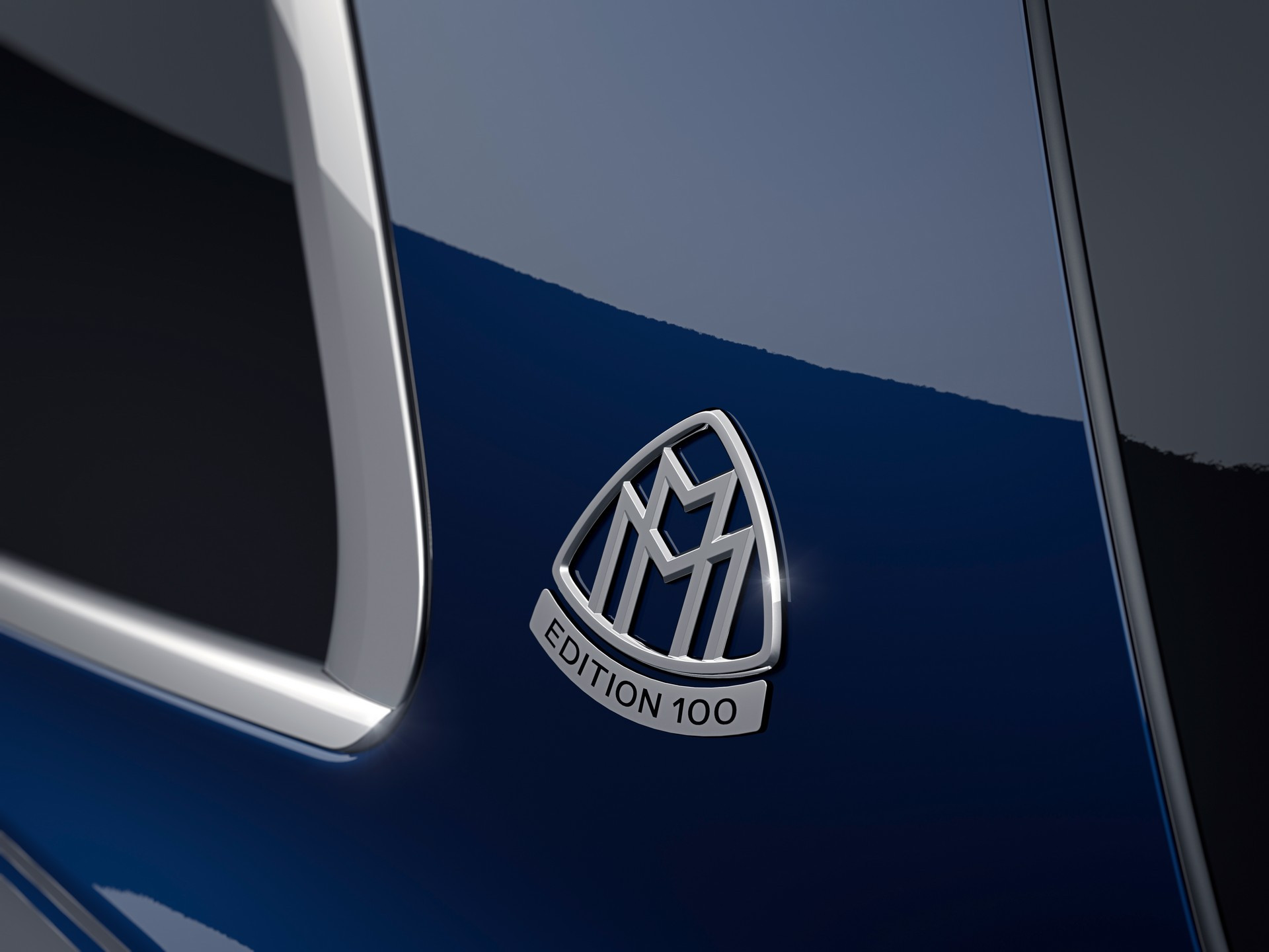 Huy hiệu Maybach 100 năm trên những chiếc S-Class và GLS phiên bản kỉ niệm 100 năm