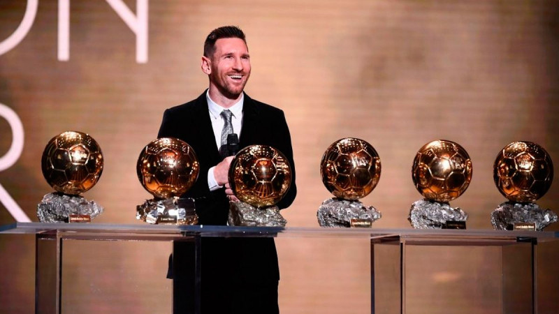 Messi nâng số Quả Bóng Vàng lên con số sáu khi nhận giải 2019