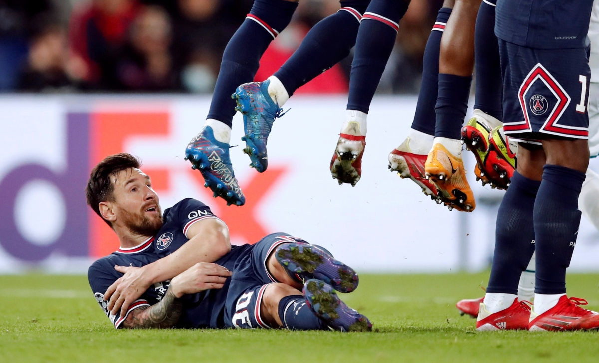 Messi ‘hạ mình’ gây sốc tại PSG bị cho là chiêu trò PR