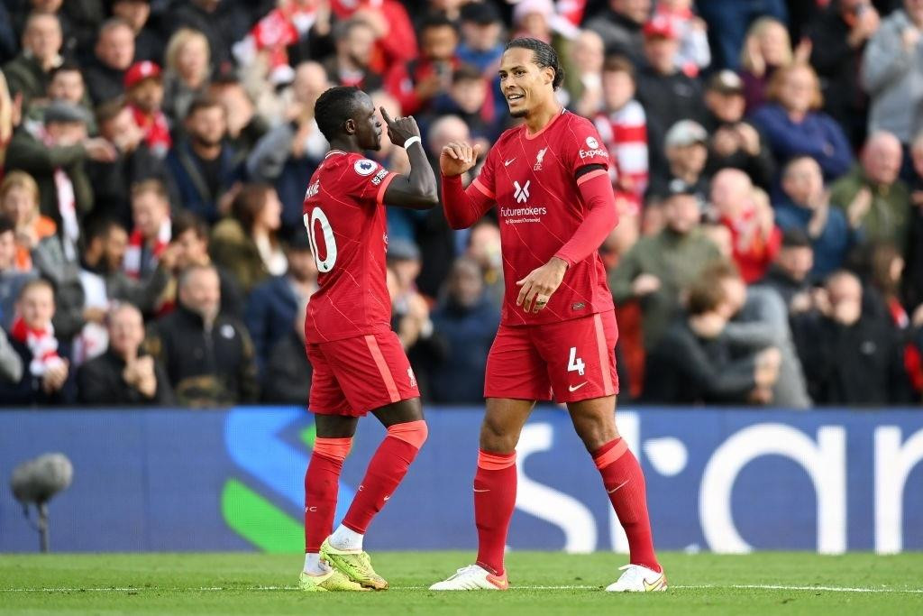 Salah ghi siêu phẩm, Liverpool chia điểm kịch tính với Liverpool - 3